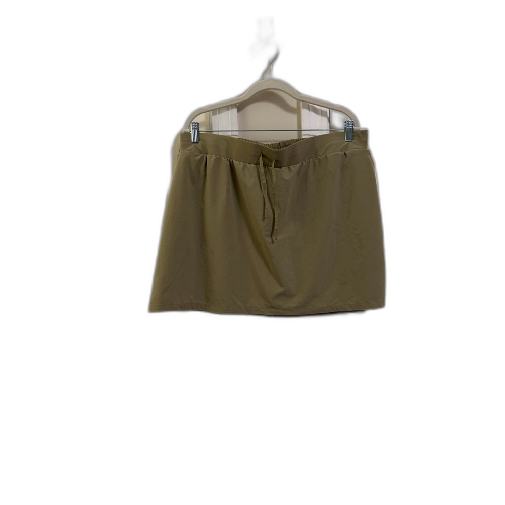 Woman's All In Motion Light Skort w/Lined Pockets